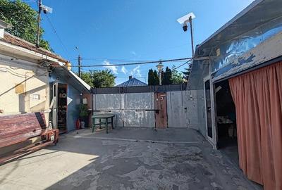 Casă cu 8 camere cu Teren 589 Mp în Central - 2