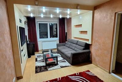 Apartament cu 3 camere semidecomandat în Apărătorii Patriei