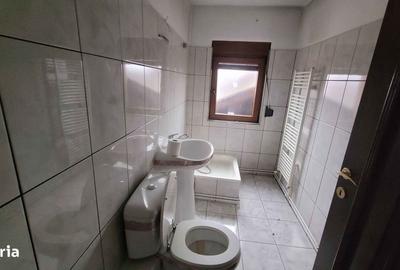 Casă cu 10 camere cu Teren 2000 Mp în Central - 5