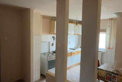 Apartament cu 3 camere semidecomandat, mobilat în Central - 6