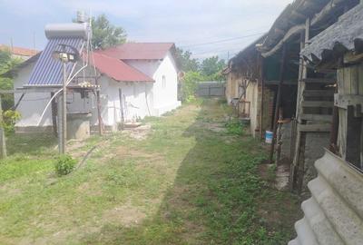 Casă cu 4 camere în Mărcești