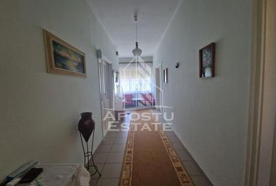Casă cu 4 camere cu Canalizare în Central - 5