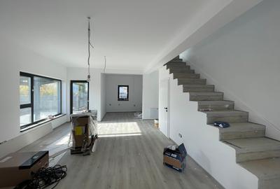 Duplex cu 3 camere cu Teren 322 Mp în Moșnița Nouă - 1