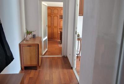 Apartament cu 2 camere decomandat în Precista