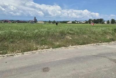 Teren de 800 mp, în Central - 3