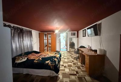 Casă cu 4 camere cu Teren 500 Mp în Central
