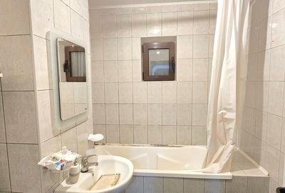 Apartament cu 2 camere decomandat în Galata