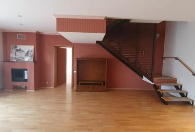 Casă cu 6 camere cu Teren 620 Mp în Central