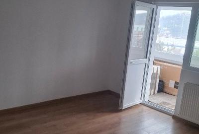 Apartament cu 2 camere decomandat în Nicolina - 2