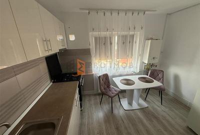 Garsonieră decomandată, mobilată în Micro 3 - 2