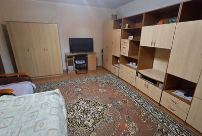 Apartament cu 2 camere decomandat în Micro 20 - 1