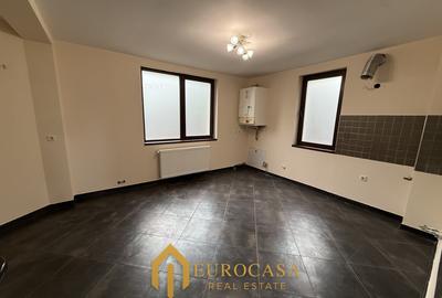 Casă cu 7 camere cu Teren 600 Mp în Valea Lupului - 2