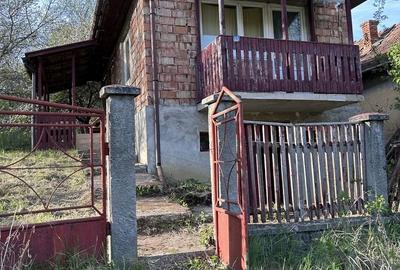 Casă cu 2 camere în Deleni