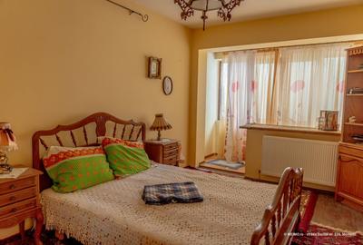 Duplex cu 7 camere cu Canalizare în Moinești - 10
