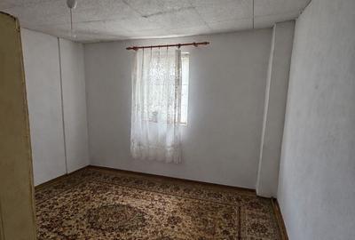 Casă cu 2 camere decomandat cu Teren 186 Mp în Siloz