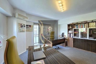 Apartament cu 4 camere decomandat în Universitate