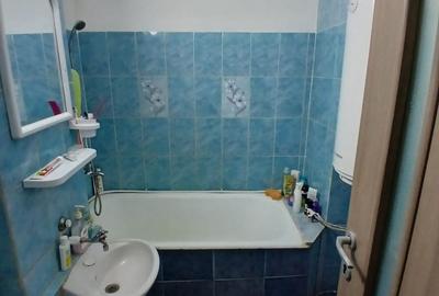 Apartament cu 3 camere decomandat în Aghireșu