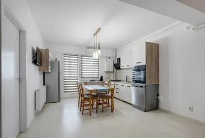 Apartament cu 3 camere semidecomandat în Bragadiru