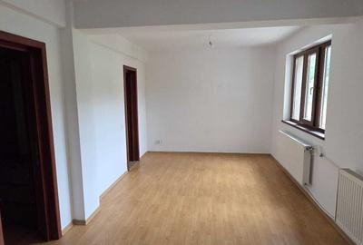 Casă cu 4 camere decomandat cu Teren 1318 Mp în Bucium