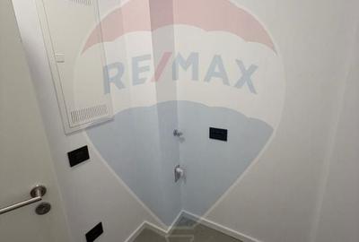 Apartament cu 2 camere semidecomandat în Tractorul - 23