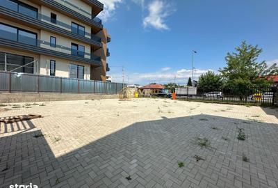 Spațiu comercial, de 1,000 mp, în Central
