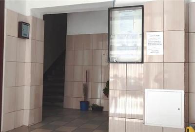 Apartament cu 3 camere decomandat în Crihala