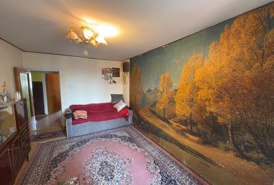 Apartament cu 3 camere decomandat în Obor