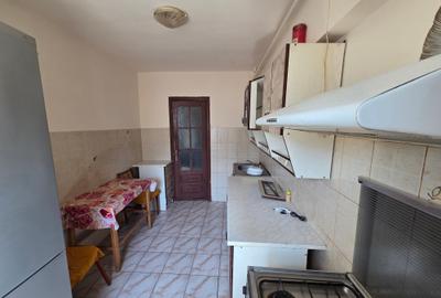 Apartament cu 3 camere decomandat în Central - 2