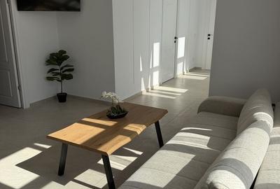 Apartament cu 3 camere semidecomandat în Dacia