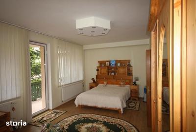 Casă cu 7 camere cu Teren 450 Mp în Clăbucet - 11