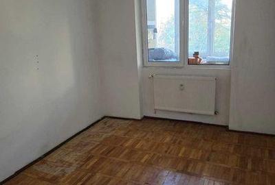 Apartament cu 3 camere în Basarabia