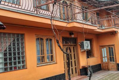 Casă cu 4 camere în Central - 4