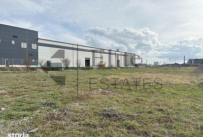 Teren de 4300 mp, în Vest