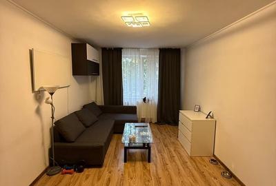 Apartament cu 3 camere semidecomandat în 1 Decembrie 1918
