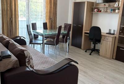 Apartament cu 3 camere decomandat în Șcheia