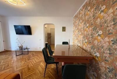 Apartament cu 3 camere decomandat, mobilat în Titan