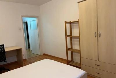 Apartament cu 3 camere semidecomandat în Nord