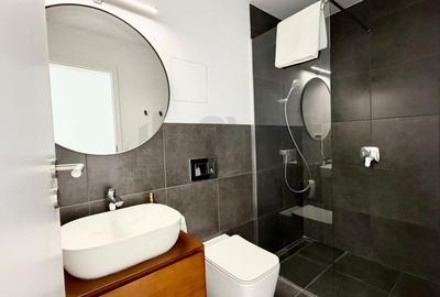 Apartament cu 4 camere semidecomandat în Pipera