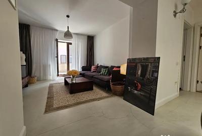 Apartament cu 3 camere semidecomandat, mobilat în Victoriei
