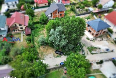 Teren de 913 mp, în Central