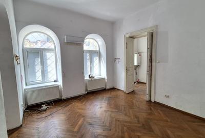Birou, de 85 mp, în Universitate - 1