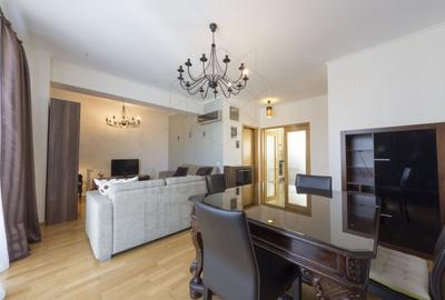 Apartament cu 3 camere decomandat, mobilat în P-ța Victoriei