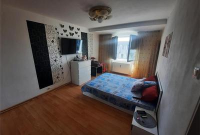 Apartament cu 2 camere decomandat în Basarabia