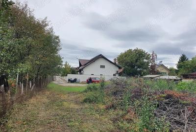 Teren de 1200 mp, în Goranu