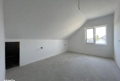 Casă cu 4 camere cu Teren 230 Mp în Lumina