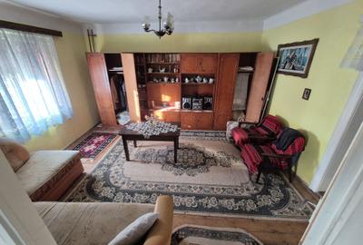 Casă cu 3 camere în Lechința