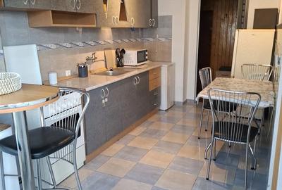 Apartament cu 2 camere decomandat în Intim - 1