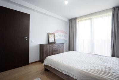 Apartament cu 2 camere decomandat, mobilat în Tractorul - 19