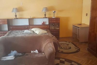 Casă cu 5 camere cu Teren 1050 Mp în Central