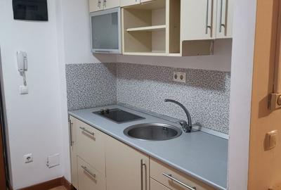 Garsonieră decomandată în Brâncoveanu